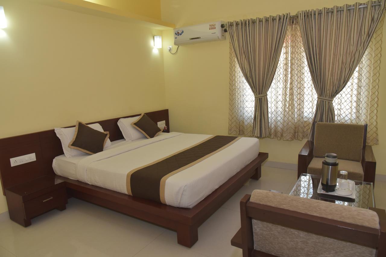 Hotel Akshayadhara Subrahmanya Ngoại thất bức ảnh